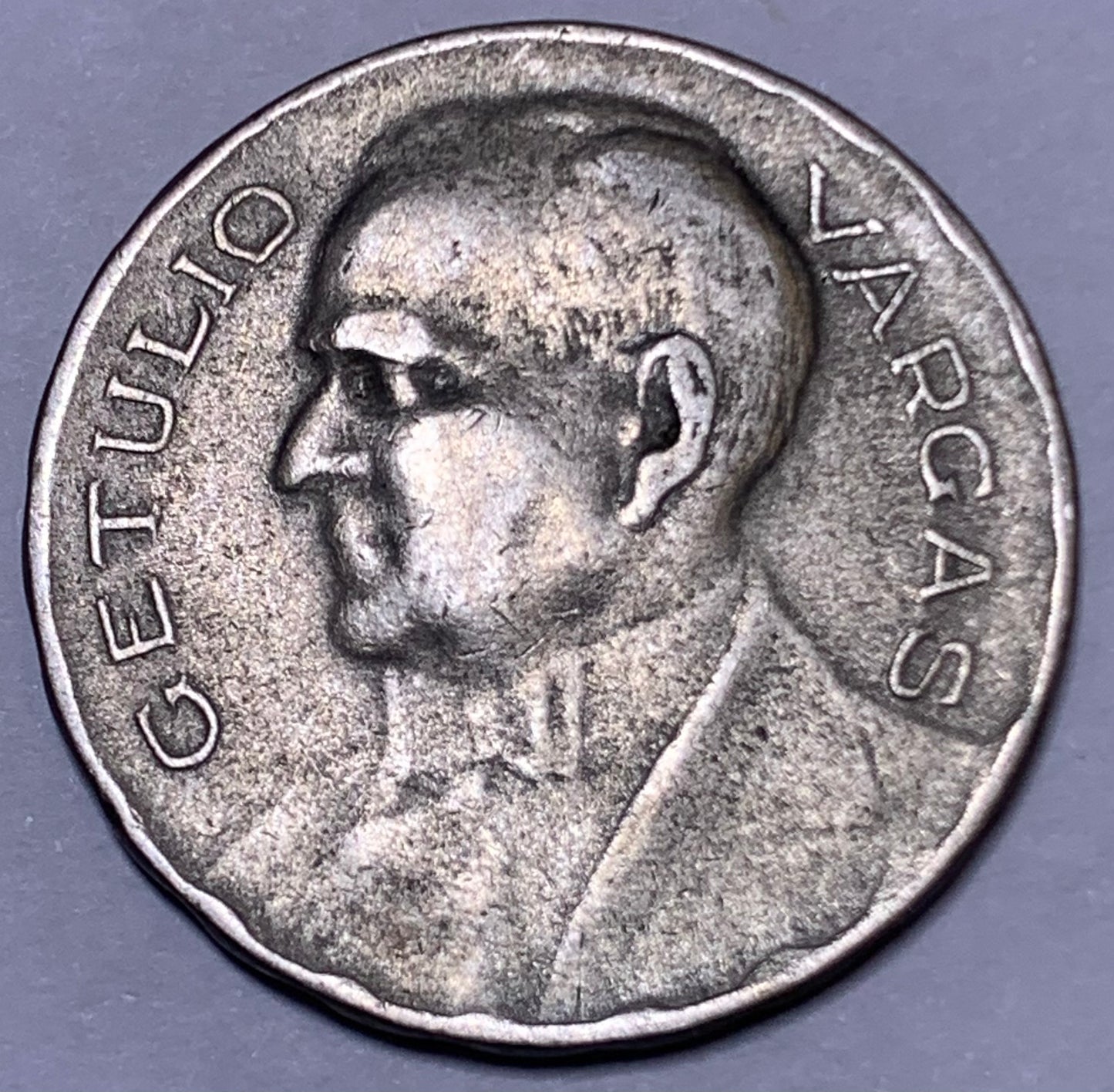 KM#547 Brazil 1938 400 Réis Coin – Scallop Shape, Copper-Nickel, Vargas Period