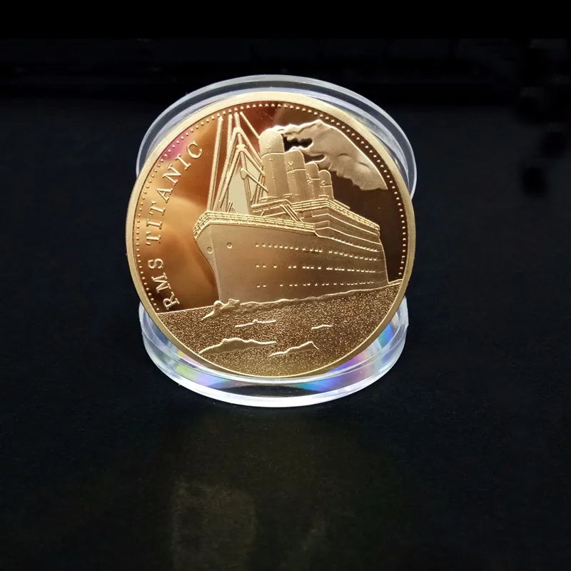 Medalla del Incidente del Titanic: exquisito recuerdo chapado en oro para la colección de arte del hogar.